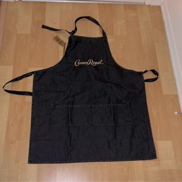 NEW Crown Royal Whiskey Black Denim Bartender Apron with Pockets - Picture 2 of 11